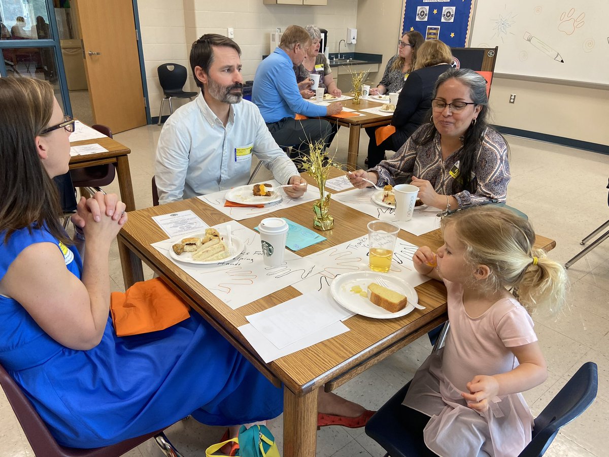 DiggsLatham's tweet photo. Thank you volunteers for all you do for our school. We appreciate you. We hope you enjoyed your brunch celebration and the student performance. #CreatingOurMasterpiece #TigerPride @wsfcs https://t.co/5teAXqlNUe