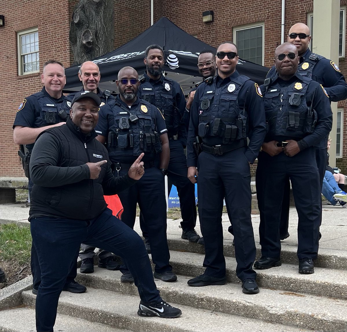 Aric Carney tweet media