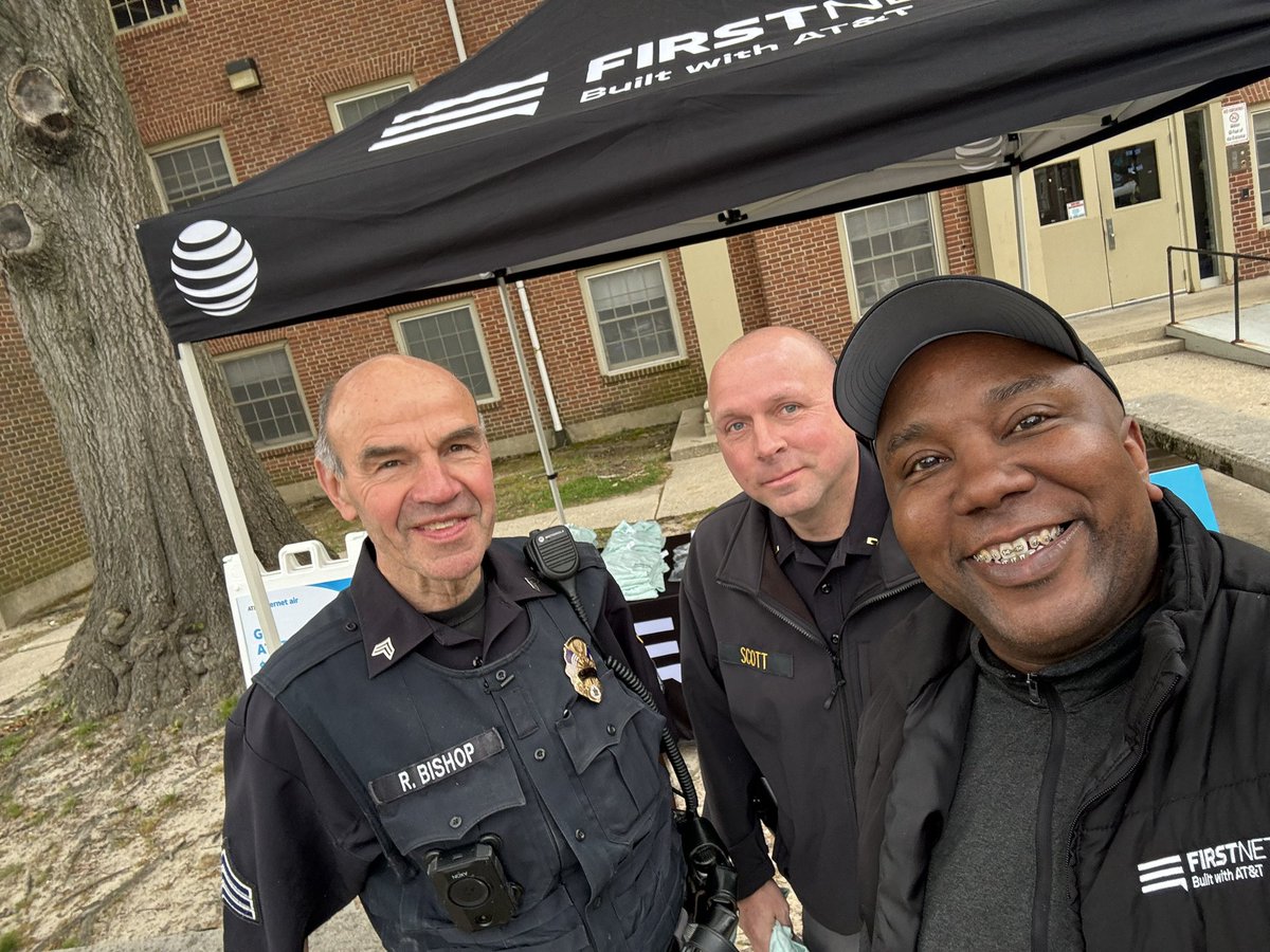 Aric Carney tweet media