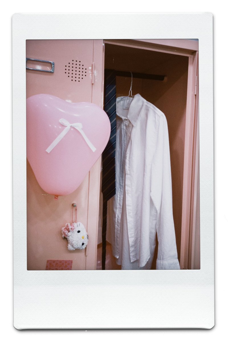 choinewya's tweet photo. 키티왕국에 다녀온 기분이었어요 
왕자인 차니는 바빠서 없더라고요 
대신 차니 사진을 잔뜩 보고 왔답니다 🩷
그러면서 새삼 또 느꼈는데
.
.
.
.
.
.
우리 차니 진짜 이쁘네요 

#美少年ACADEMY_426
#미소년아카데미426호발행 https://t.co/aqztfO7CDf
