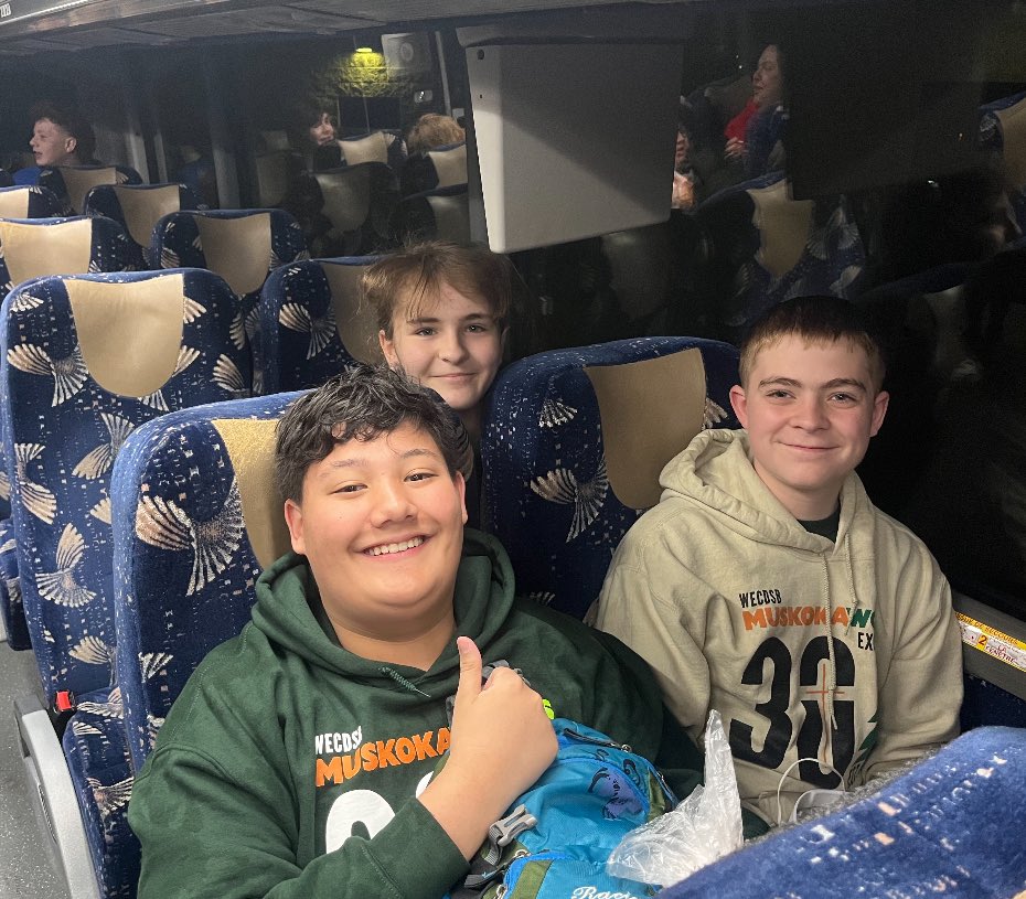 Our Gr.8s in Community 1 headed to Muskoka Woods early this morning. Lots of smiles and excitement!