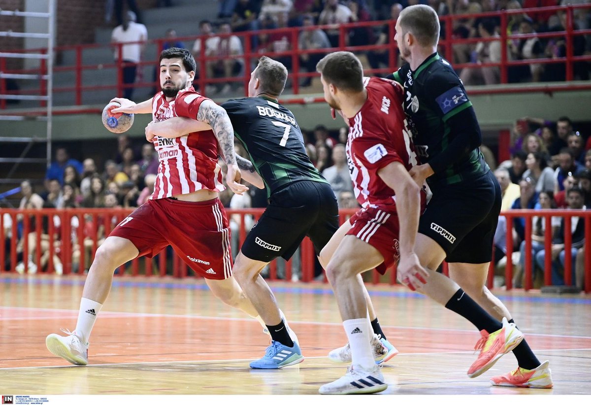 VroutsisGiannis's tweet photo. Τεράστια επιτυχία για ελληνικό χάντμπολ &amp; @OlympiacosSFP με πρόκριση επί της σπουδαίας Ferencvaros TC στον τελικό EHF European Cup🏆
Για 5η φορά τα τελευταία 20 χρόνια ομάδα μας🤾‍♂️διεκδικεί το τρόπαιο &amp; εύχομαι στον Ολυμπιακό να το κατακτήσει, όπως στο παρελθόν Διομήδης &amp; ΑΕΚ🇬🇷 https://t.co/WilErJL2hZ