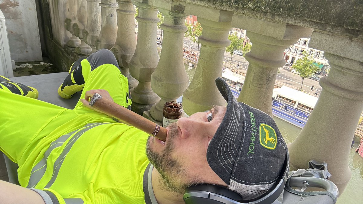 Enjoying my Saturday afternoon in highviz gear BuckBootz and a nice montecristo leyenda cigar