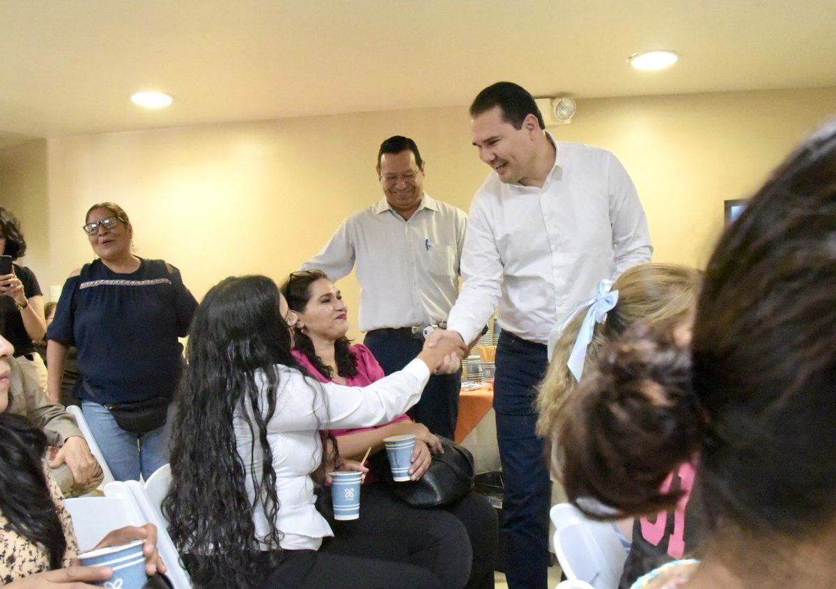 Asistí al evento de la sección 54 del SNTE acompañando a mi amigo Javier Ceballos, Secretario General.