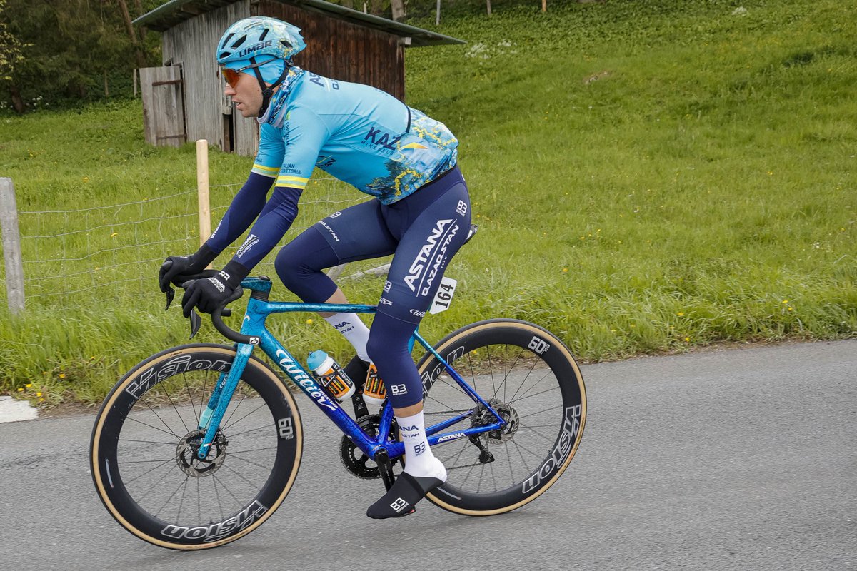 🇨🇭 RACE: @TourDeRomandie 

Our Daniil Marukhin forced to abandon today’s stage due to respiratory viral infection that he was suffering from yesterday. 

📸 @SprintCycling 

#TDR2024 #AstanaQazaqstanTeam