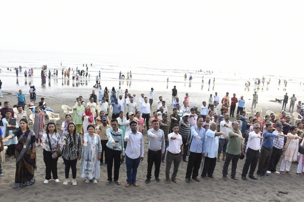 Collector & DM Navsari tweet media