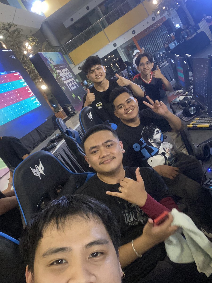 BryVLR's tweet photo. Just won sm gensan wid my homiez @k4gamiVLR 
@SatobabyVAL 
@Kid_Hydra 
@jangnzaga https://t.co/bMNFD8mShC