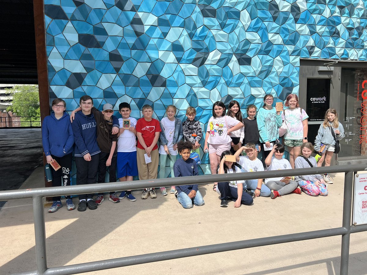 RootEdNC's tweet image. Another fantastic Make Your Mark camp with @BuncombeSchools! We had a great time at the Center for Craft, and can’t wait to work on our own weaving projects next week.