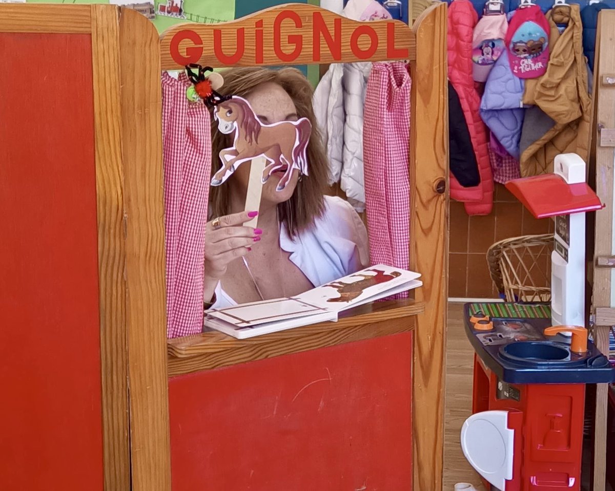 TEACHERKARMEN's tweet image. “Quien se atreve a enseñar no debe dejar de aprender”. Siempre aprendiendo en el @S_Jose_Calasanz y con mis colegas Laura y Sandra, de @CeipValle y @CraSayago en el #PIE #OBSERVA_ACCION #COMUNICA_ACCION #TEAM2TEACH. ¡Gracias por vuestra acogida! @cfiezamora @educacyl #educacion