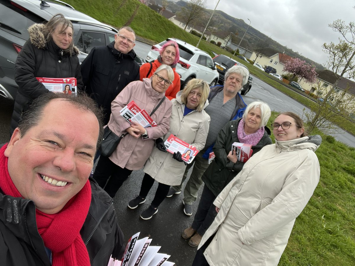 GeraldJonesLAB's tweet photo. Great to be out on the #LabourDoorstep in a windy #Trefechan this morning with @MTR_LabourParty Labour Councillors and the @WelshLabour team. Lots of positive support for @Emma_Wools and Labour. #VoteLabour https://t.co/kGmnOOkQML