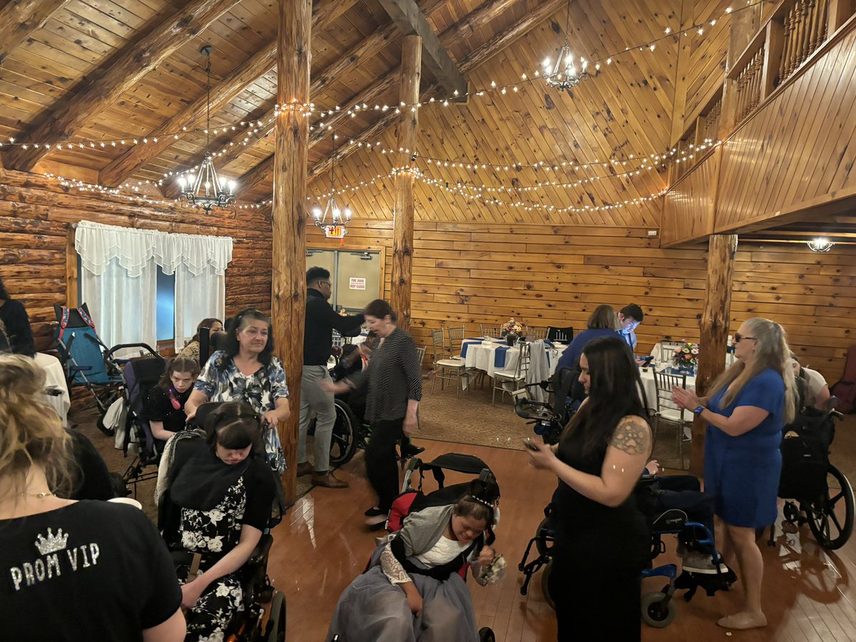 Got Prom? Chesapeake Focus on Abilities attended the LARC School Prom last night🪩What a Magical 🪄night for just AMAZING Kidz😀<a href="/CarolBTome/">Carol Tomé</a> <a href="/KVUPS/">Kim Van Utrecht</a> @LauraLaneUPS <a href="/dmmknox/">Donna Knox</a> <a href="/kndragonfly/">Kim Newton</a> <a href="/Johnasaulino1/">John Saulino</a> <a href="/UPS/">UPS</a> <a href="/UPSers/">UPSers</a> <a href="/joesavageups/">Joe Savage</a> <a href="/Msatch3/">Msatch</a> <a href="/UPSManJohn/">Big Johnny O</a> <a href="/UPSNorCalSafety/">UPS North Cal Health & Safety</a> <a href="/jeaninemarie111/">Jeanine UPS Lawnside/Oregon Wellness & Safety</a>
