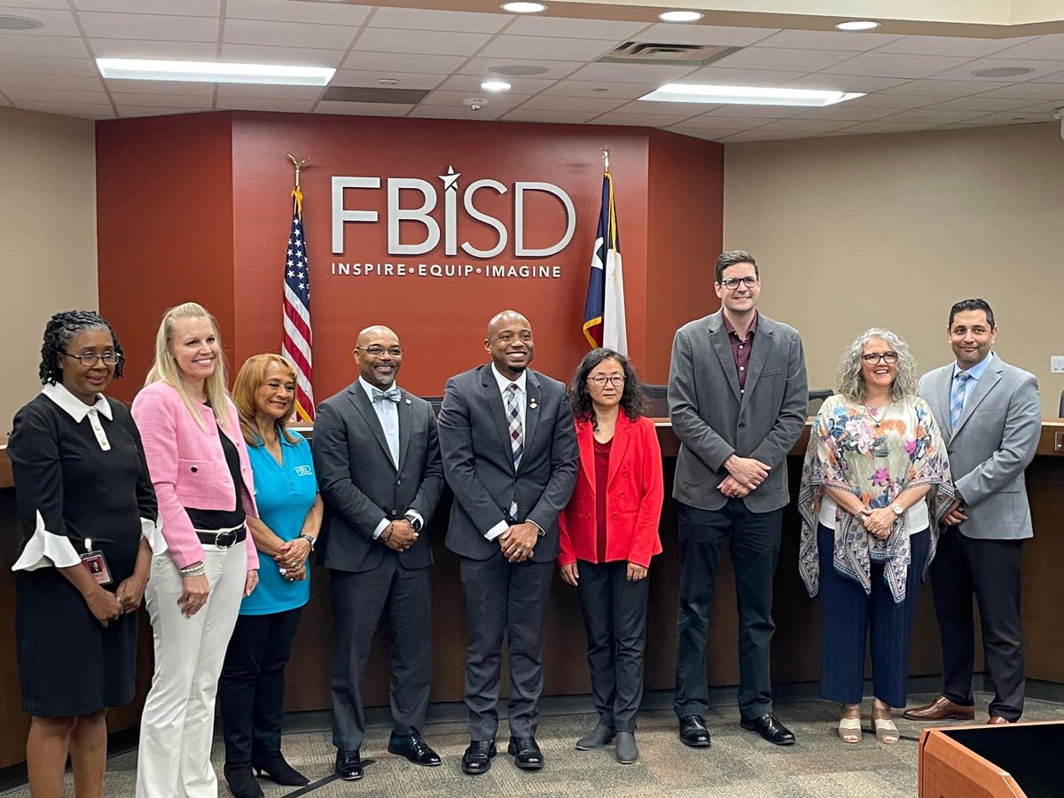 Congratulations to Jason Finnels, Almeta Crawford Head Band Director recognized by the FBISD School Board for being inducted into the Phi Beta Mu International Bandmasters Fraternity at Monday’s Meeting. @FortBendISD @ACHS_Chargers