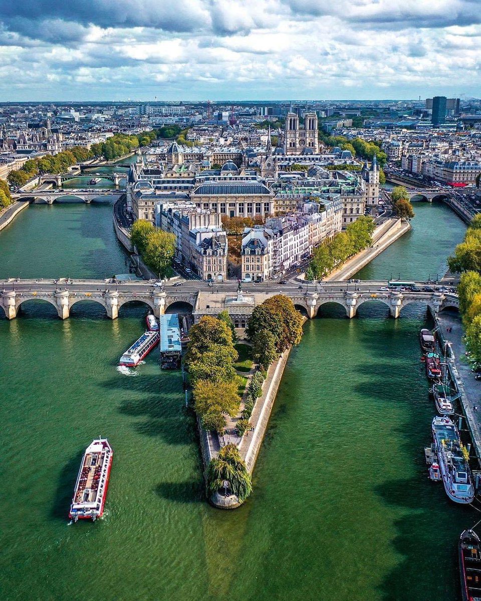 Le Pont Neuf, Paris, France 🇫🇷