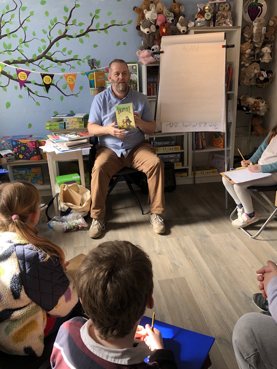 We are delighted to have @alanorourke in the bookshop today for a booked out comic book workshop @HalfwayUpBooks He’s showing the children how to draw a dinosaur character for their comic strip. His new book Dinosaur Pie is written by Jen Wallace.