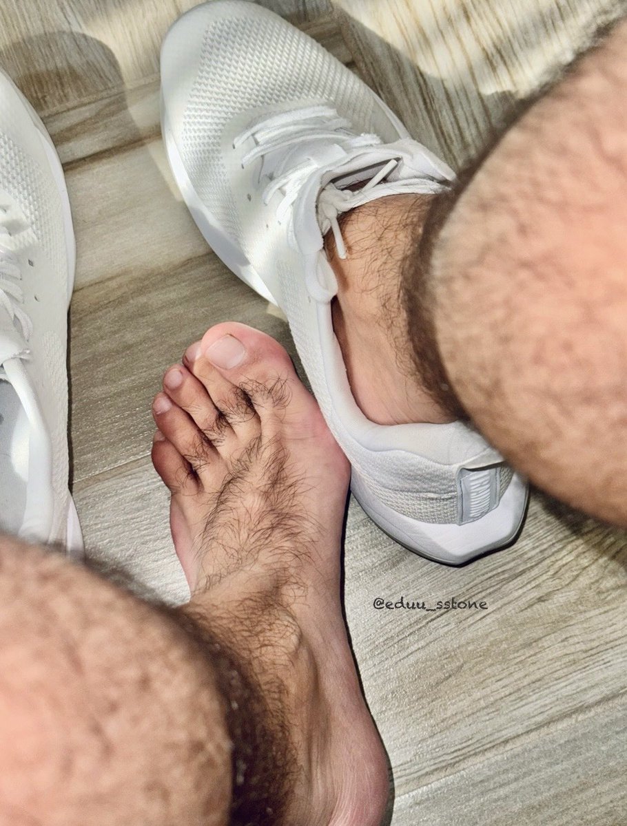eduu_sstone's tweet photo. ¡¡Buenos días!! ☀��😎

#hairyfeet #hairyleg #piesmexico #feetfetishcommuity https://t.co/9dRh7ITuRF
