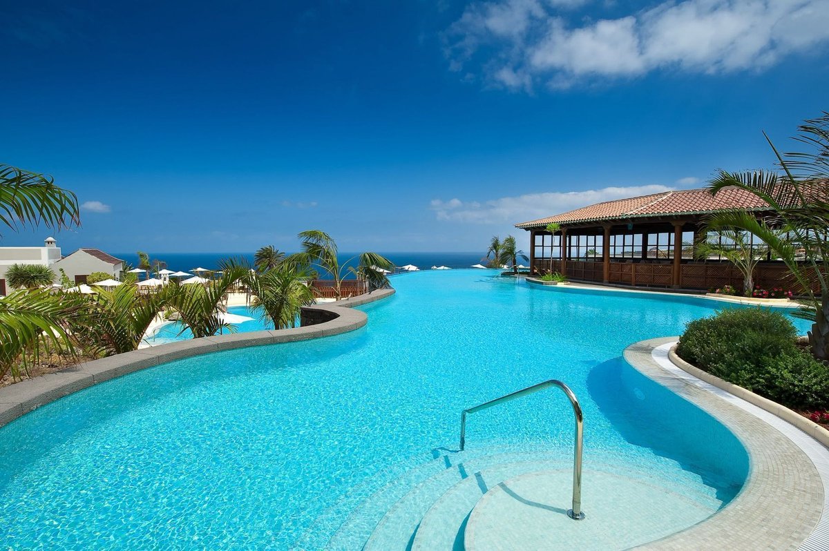 travelscoop_uk's tweet photo. #5star #Tenerife holiday with fabulous tiered #lagoonpool π https://t.co/D9i1AxJ4U1 π΄
ππ» #Adultsonly #seafront stay with wonderful views of the sea & mountains π
Variety of dining options π΄ #travelscoop #traveldeals #luxurytravel #CanaryIslands #Spain #SummerHoliday #wow https://t.co/yknQdX32qQ