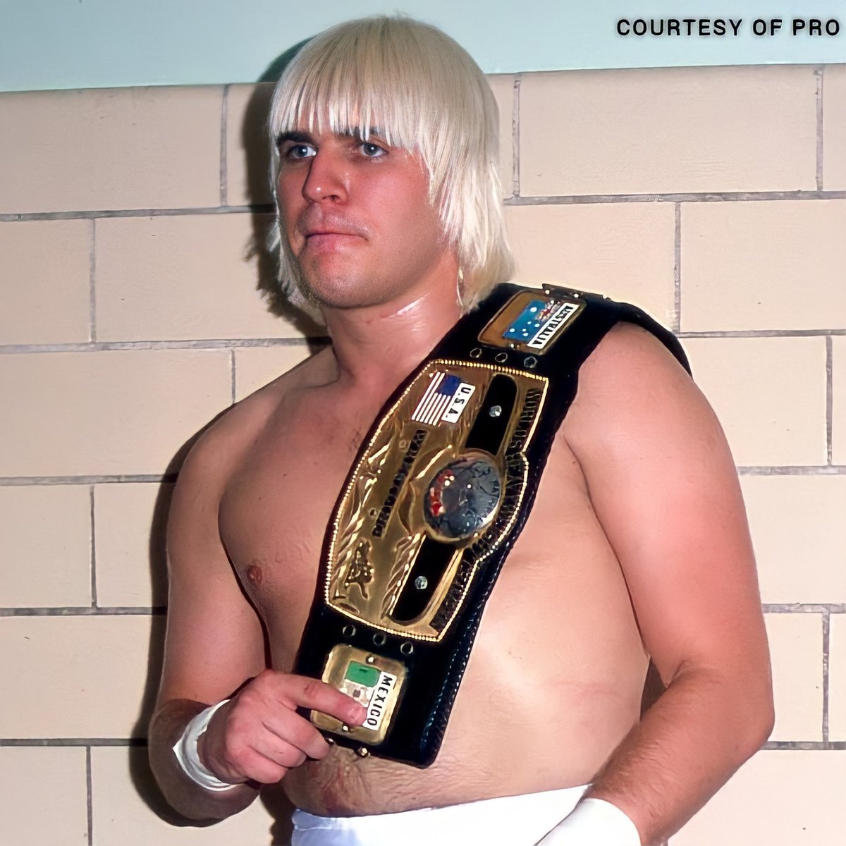 4/27/1981

Tommy Rich defeated Harley Race to win the NWA Championship at a house show in Augusta, Georgia.

#NWA #NationalWrestlingAlliance #TommyRich #Wildfire #HarleyRace #WorldHeavyweightChampionship #WorldHeavyweightChampion #TenPoundsOfGold #WWE #WWELegend #WWEHistory