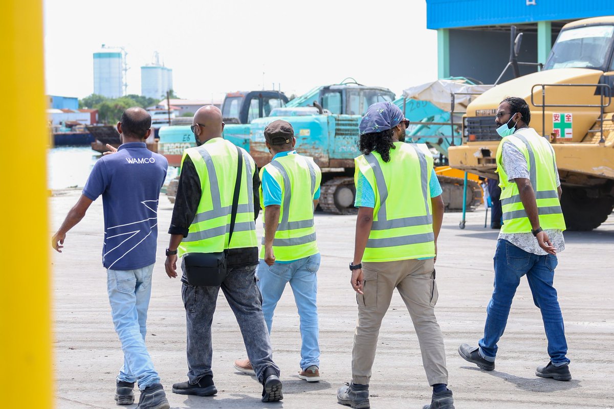 Capturing our MD's visit to the dedicated Thilafushi team, where hard work meets visionary guidance. Thilafushi is the main waste management hub of Maldives. Receiving close to 1200 tons of waste a day. #WAMCO