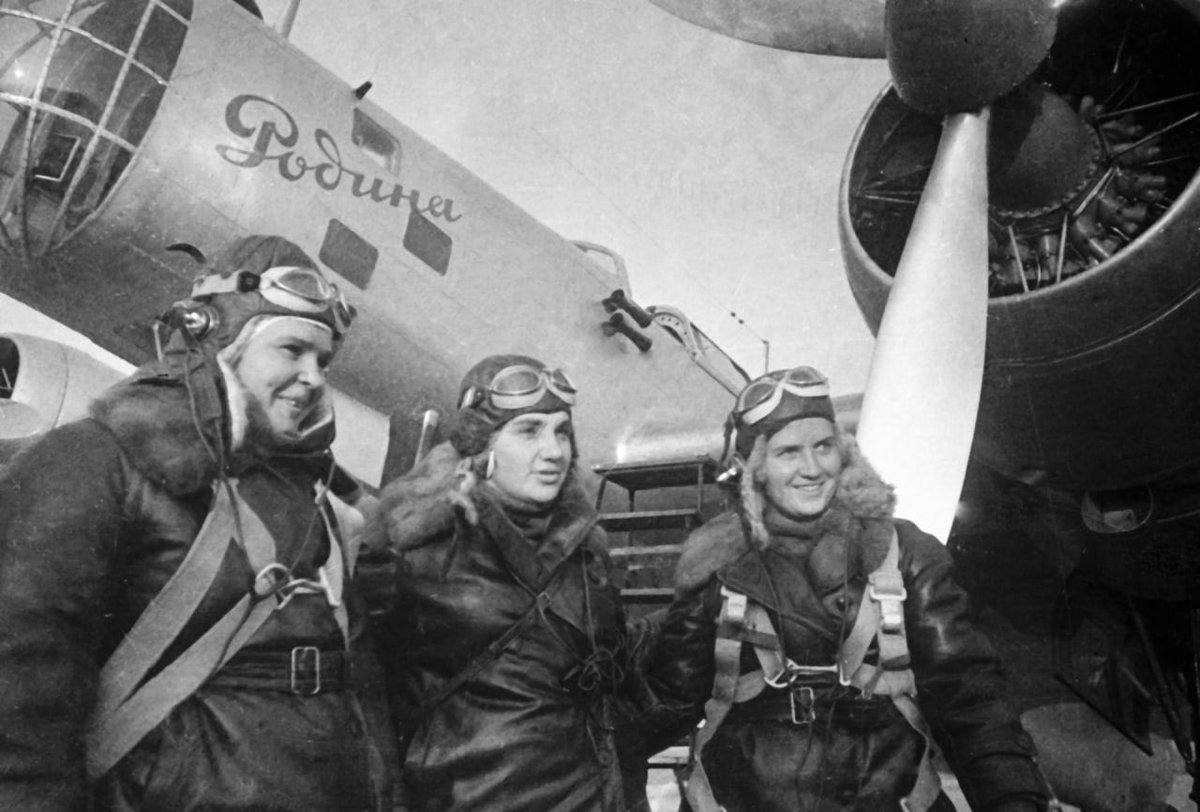 🗓 #OTD in 1909, Soviet pilot Valentina #Grizodubova was born Having set 6 aviation records, she distinguished herself during #WWII, performing 200 sorties vs the Nazis 🎖 It comes as no surprise that Grizodubova was the first woman to receive the title Hero of the Soviet Union