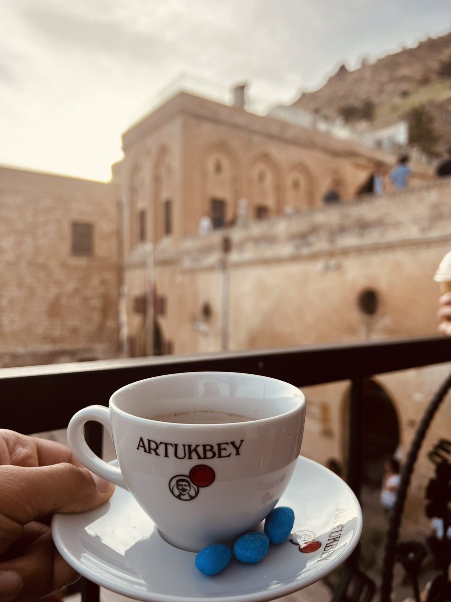 Açıyı yakaladığıma göre soğuyan kahvemi içebilirim #Mardin