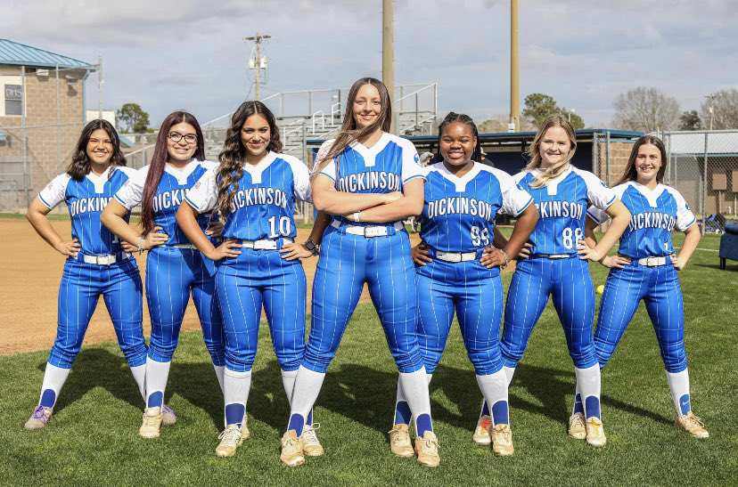 DISDLadyGators's tweet photo. Thanks Ladies for a great season❤️🥎🥎🥎!!! https://t.co/u4eq1XS1vA