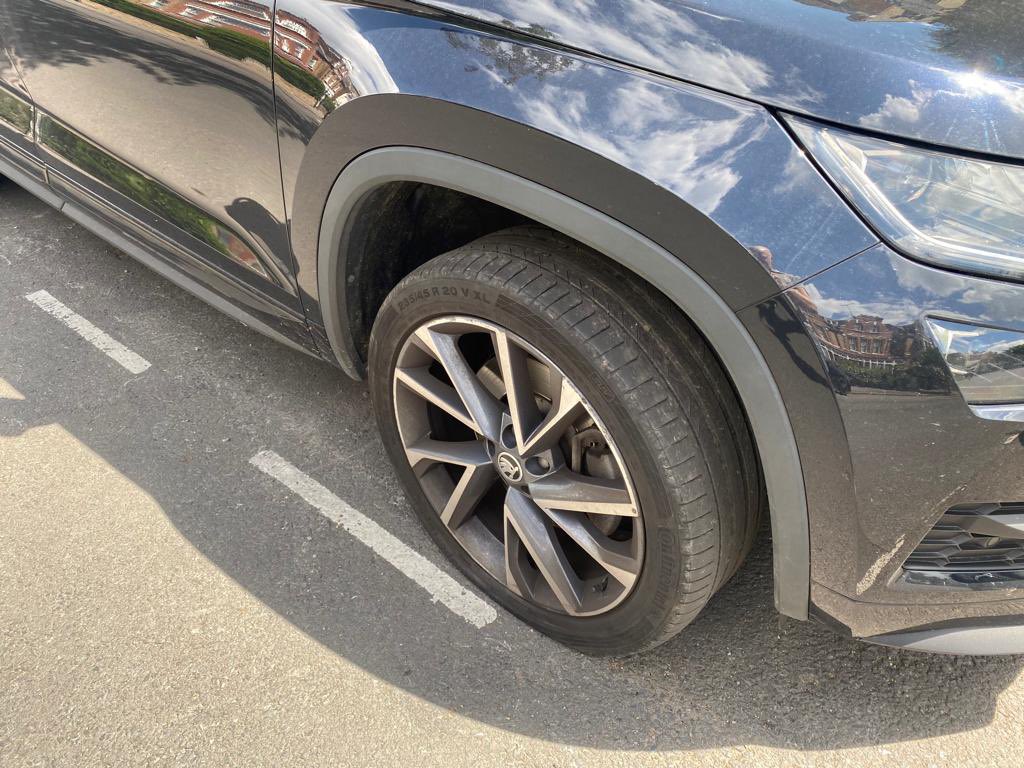 T_Extinguishers's tweet photo. LONDON, UK: 50 SUVS DISARMED ON EARTH DAY (MON APRIL 22ND)

50 SUVs hit in Highbury &amp; Islington, North London. You don't need to drive a tank in a city. Nobody does. 

https://t.co/cmqm5IOM5F https://t.co/Rmfksi2geZ