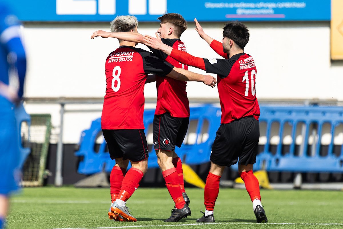 FULL TIME - 

<a href="/PenrhyncochFC/">Penrhyncoch FC 🏴󠁧󠁢󠁷󠁬󠁳󠁿</a> 1 -0 <a href="/CPDLlanuwchllyn/">CPD Llanuwchllyn</a>. 

We’ve done it! 👊

We’re crowned <a href="/ArdalNorthern/">Lock Stock Ardal Northern Leagues</a> East League Champions! 🏆 

What a season, what a club! ❤️

<a href="/dionphillipss/">Dion</a> 🔥 

See you next season, The Cymru North 🔜 

PENCAMPWYR 🏅 

#Roosters

🔴⚫️