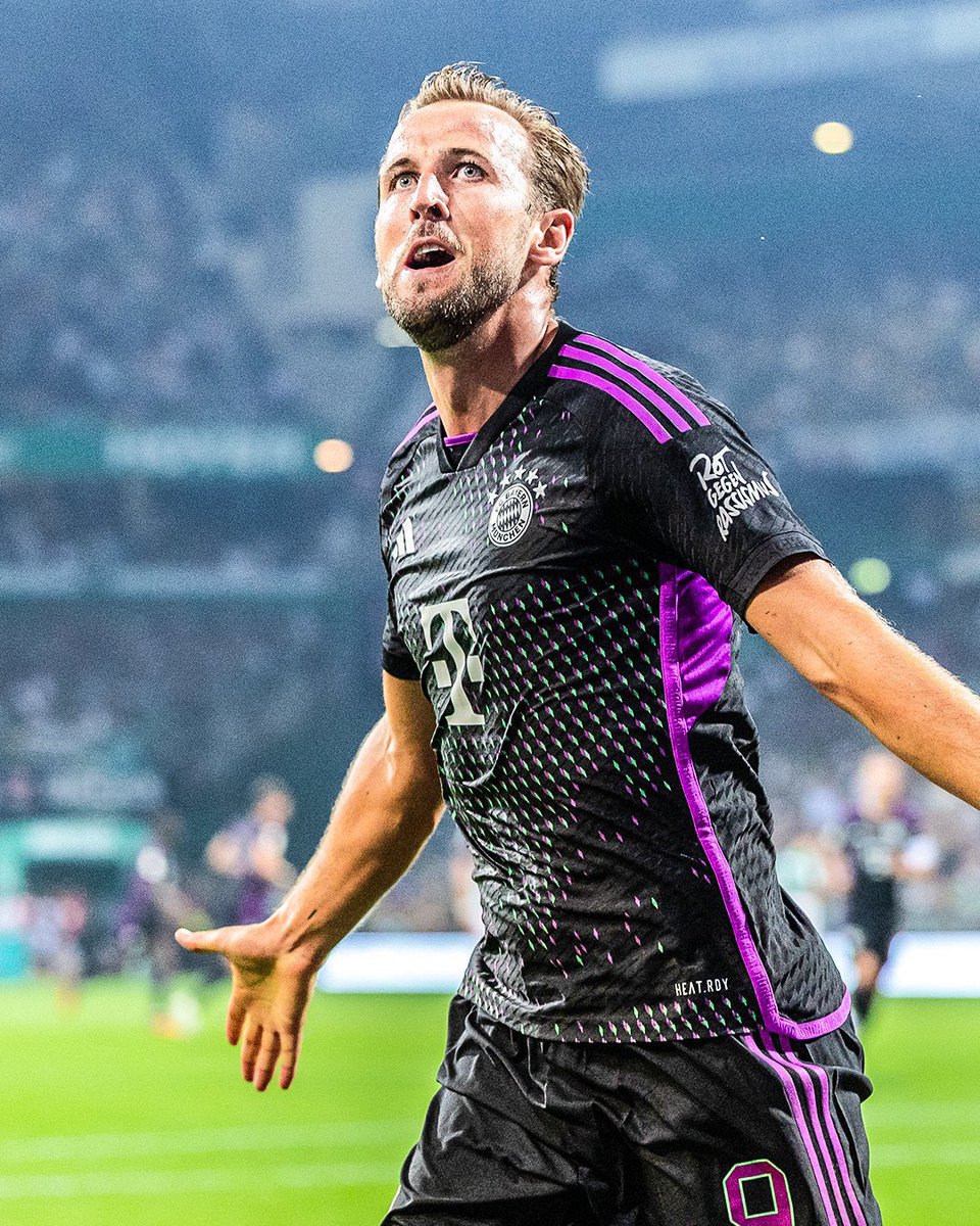 🔴🏴󠁧󠁢󠁥󠁮󠁧󠁿 Harry Kane scores a brace today and makes it new personal record with 42 goals in all competitions this season. 42 goals in 42 games as Bayern player. ℹ️ 400 total goals in his senior career for club and country.