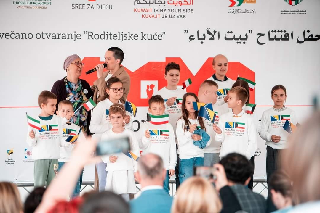tzustra's tweet photo. Neizmjerno sam sretan što su mi sjajni ljudi iz Udruženja "Srce za djecu" pružili povjerenje da sve zvanice provedem kroz jedan od najljepših dana u novijoj historiji mog grada. Tuzla je dobila Roditeljsku kuću. Tako važnu i potrebnu. Jer kad su roditelji blizu, manje boli. ❤️ https://t.co/K7lby7aOCi