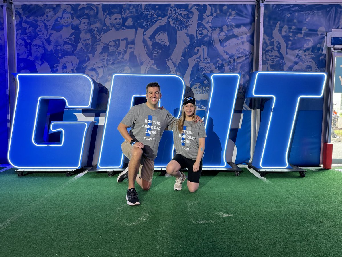 Such an awesome experience ⁦@NFLDraft⁩ the ⁦@Lions⁩ are doing it right! My daughter and I are having so much fun! ⁦@LionsPR⁩ Go Lions!