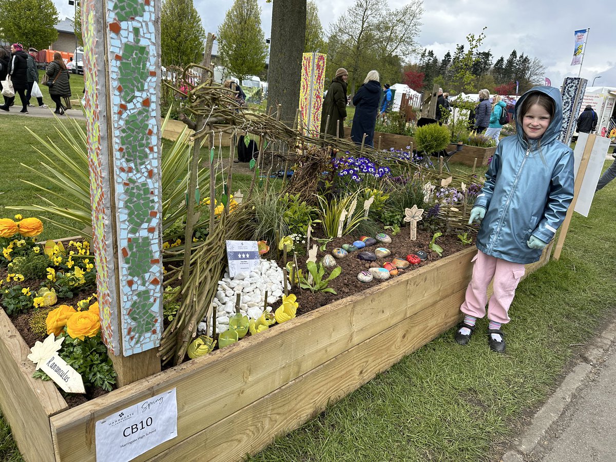 Eleanor Belfield tweet media