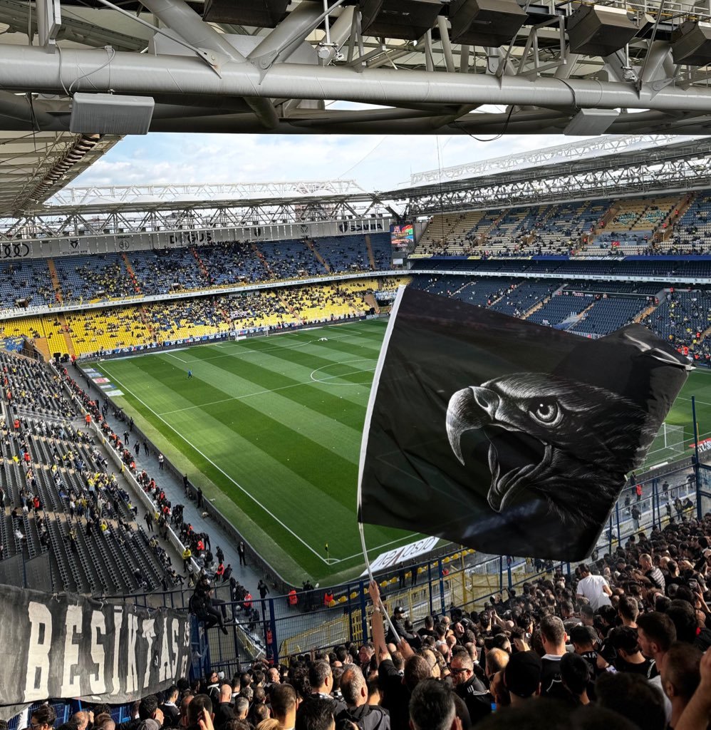 HaberKartali's tweet photo. 🦅

#FBvBJK https://t.co/24HVd5FAbB