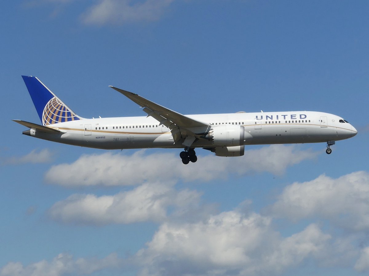 2024/4/25成田国際空港外周にて　16L下り
UAのドリームライナー
ユナイテッド航空　B787-9
United Airlines
#B787 
#UnitedAirlines