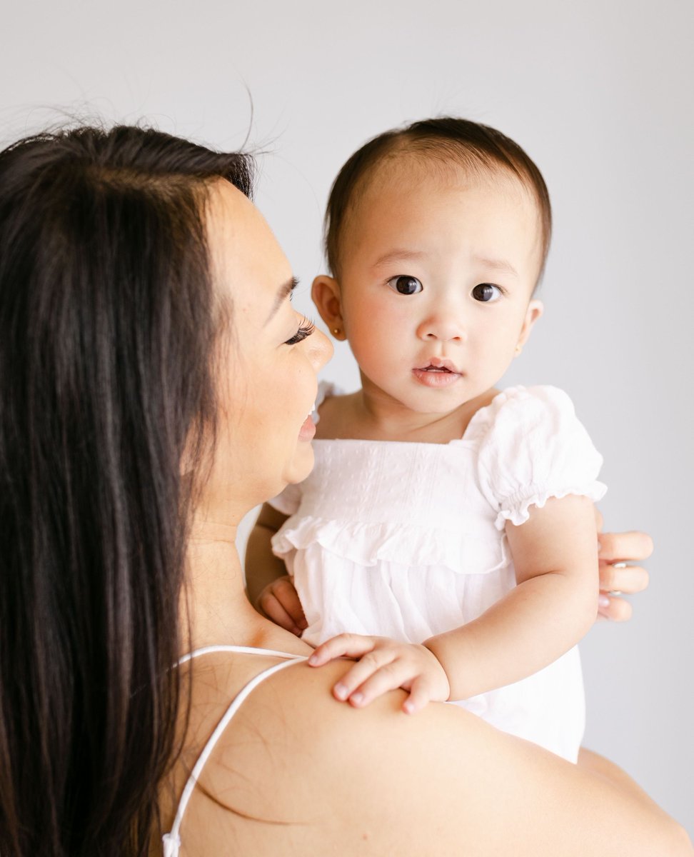 Some sweet mother-daughter moments to wish you the snuggliest of weekends. 

#familyphotographerdenver #babyphotographerdenver #motherhoodphotographerdenver #motheranddaughter