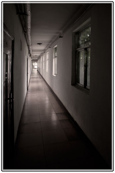 A #student #accommodation building to accommodate #university #students in #Xian #University (#Xianuniversity) usually this corridor is full of #life but quiet on this day #China #PictureOfTheDay #architecture #studentlife #dormitory for more #images see darrensmith.org.uk