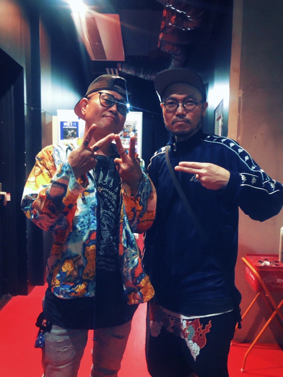 xgoddevil666x's tweet image. ライブ観に来てくれて自ら
"バックDJやりましょうか"と言ってくれてホントに感謝🙏
チームメイトだからって当たり前なんかじゃない！負担かけたくないから俺は自分で音源流してライブする段取りだった！有難いお話！Big up thanks JASON X🔥
#THO #billmyname #jasonx #budznight