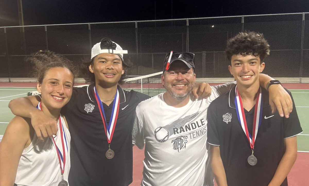 trhsliontennis's tweet photo. For the second year in a row, we have punched our ๐๏ธ to Regionals!!!! Freshman Adam Roman takes ๐ฅ in boys singles and Senior Louise Gozun and Sophomore Maria Entrena take ๐ฅ in mixed as alternates!! We are so proud! @trhsathletics1 @RandleHS @montelongo_john @BrianRandle40 https://t.co/EXGHipPkK5