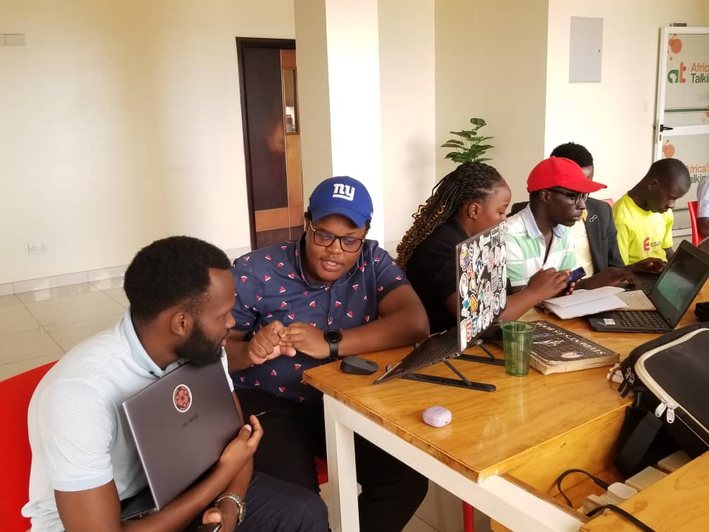CraneCloud_io's tweet photo. ⏰ Evening Alert! #HackathonUpdate
The clock is ticking, and the anticipation is building. Which team will win the top spot and prizes for the #AgriTechHackathon?
Stay tuned for the winner announcements!
@AfricasTalking @ATCommunityKla
@MakCoCIS
#ATDevUg #CloudComputing https://t.co/yfZvoxae5y