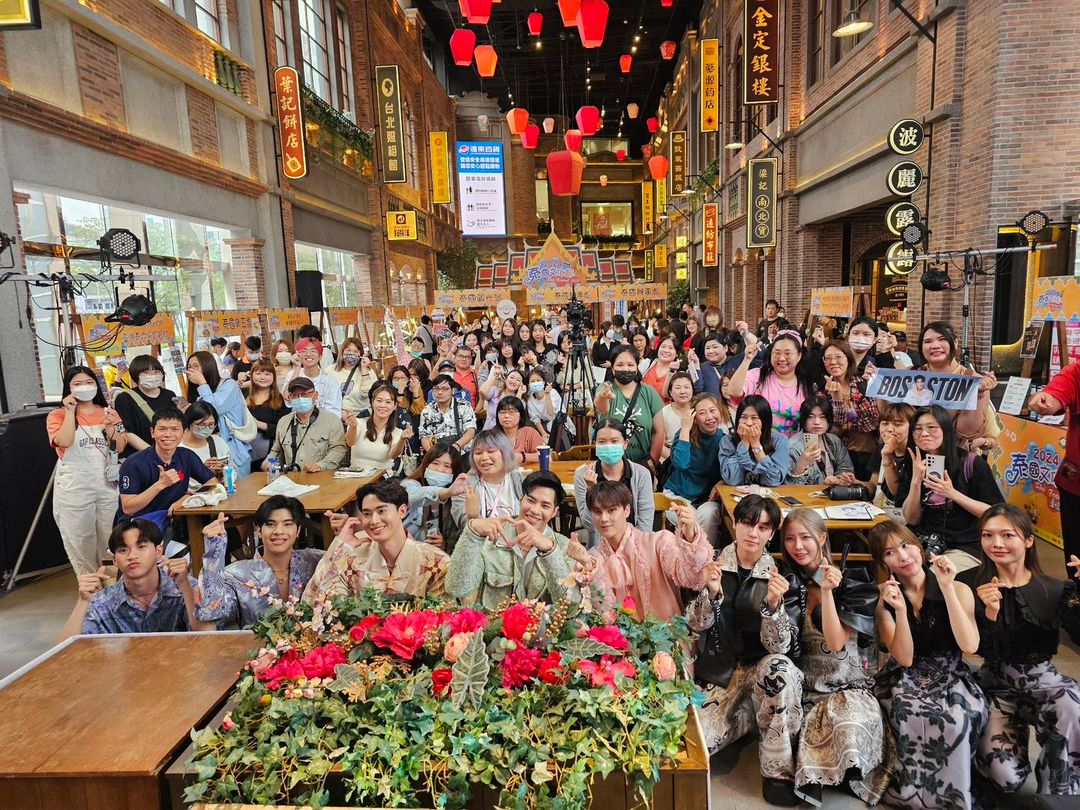 ENTSYNCTHAiLAND's tweet photo. ENT.SYNC THAiLAND และ IDX ENTERTAINMENT
นำนักแสดงซีรีส์ & ศิลปิน Idol โชว์พลัง Soft Power
ในงาน Thai Festival 2024 Taipei Taiwan
บรรยากาศคนหนาแน่นมากเลยค่า
ขอบคุณที่มาซัพพอร์ตศิลปินของเราด้วยนะคะ 🥰
#Thaifestival2024 #entsyncthailand https://t.co/AM6NbNRGoq