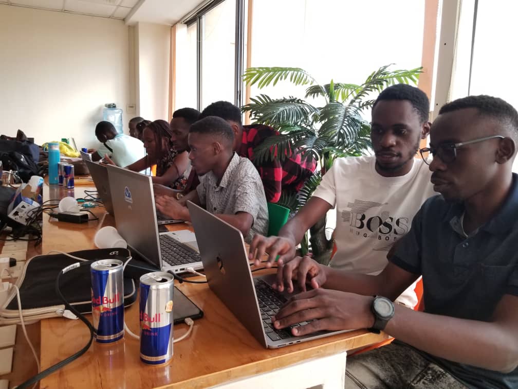CraneCloud_io's tweet photo. ⏰ Evening Alert! #HackathonUpdate
The clock is ticking, and the anticipation is building. Which team will win the top spot and prizes for the #AgriTechHackathon?
Stay tuned for the winner announcements!
@AfricasTalking @ATCommunityKla
@MakCoCIS
#ATDevUg #CloudComputing https://t.co/yfZvoxae5y