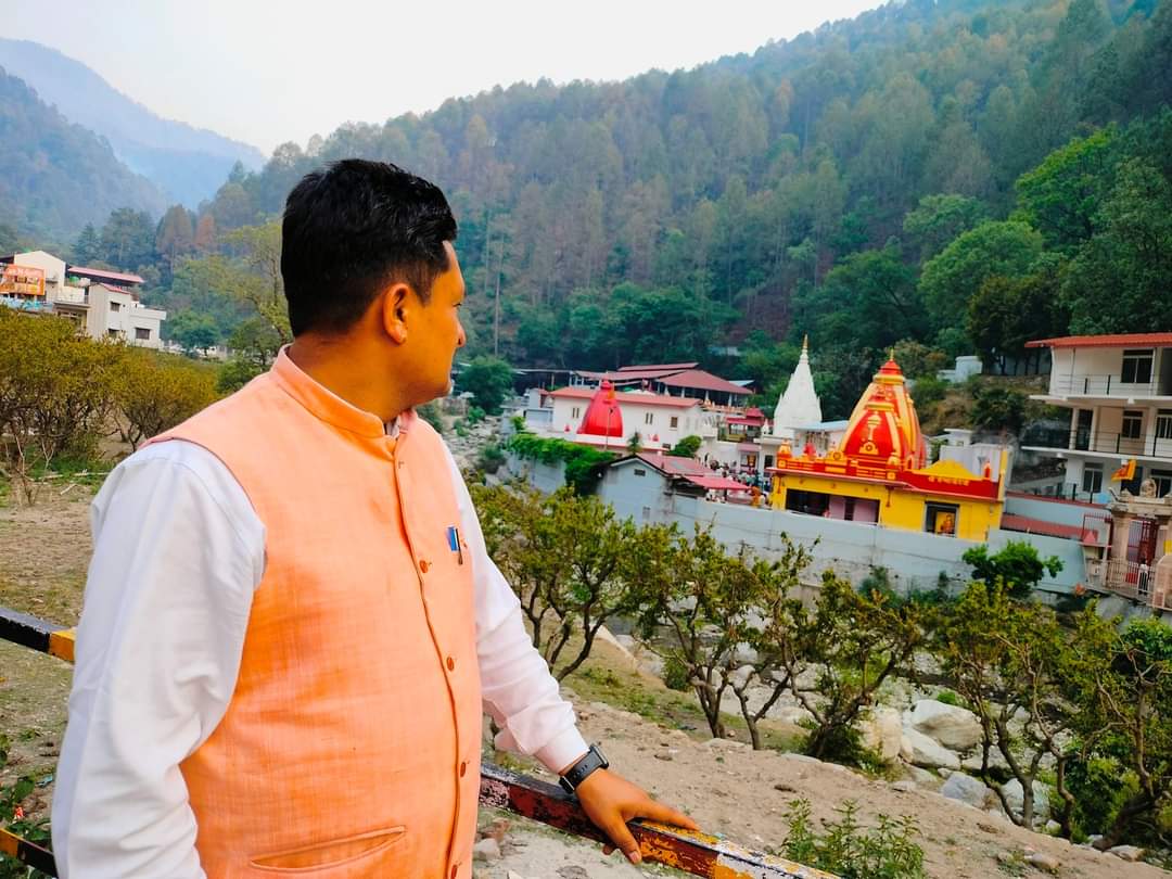 Harishmehra__'s tweet photo. कैची धाम बाबा मंदिर में बाबा नीम करौली महाराज जी के दर्शन......!!
@narendramodi @Shashankrawat29 @pushkardhami https://t.co/yOUTnRocJa