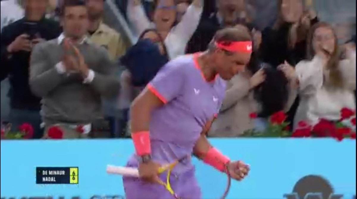 Ladys and gentlemans, Rafael Nadal Takes the first set vs. De Minaur. 7-6(6) Needed 5 SP's but he can! If this was his last dance in Madrid, at leats he made well so far! #MMOPEN