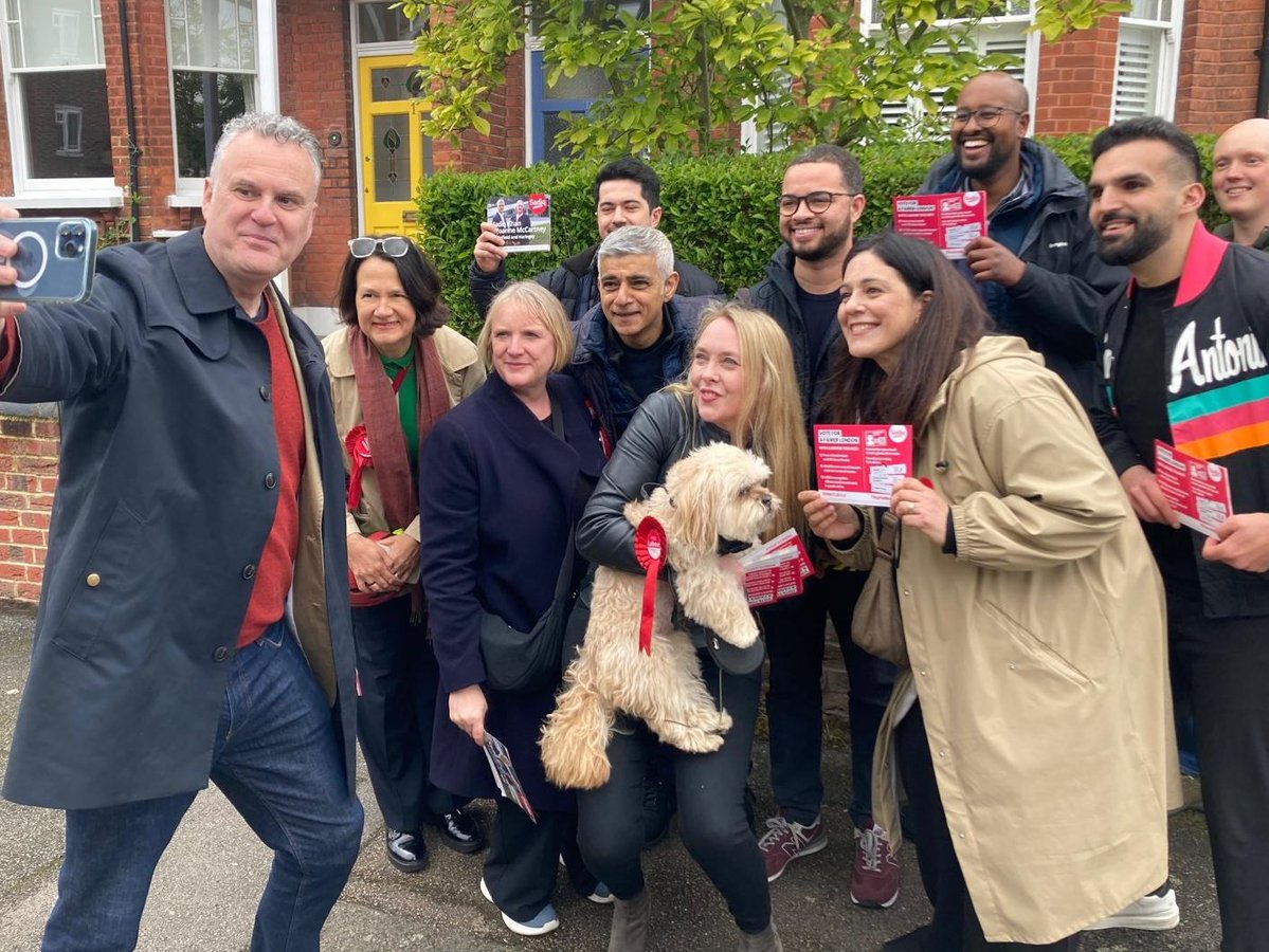 The Tories have changed the voting system to make it easier for them to win. Londoners now only get one vote for mayor. Good to be back in Haringey speaking to Londoners about the choice: my positive vision or the hard-right Tory candidate. #LabourDoorstep #VoteLabour 🌹