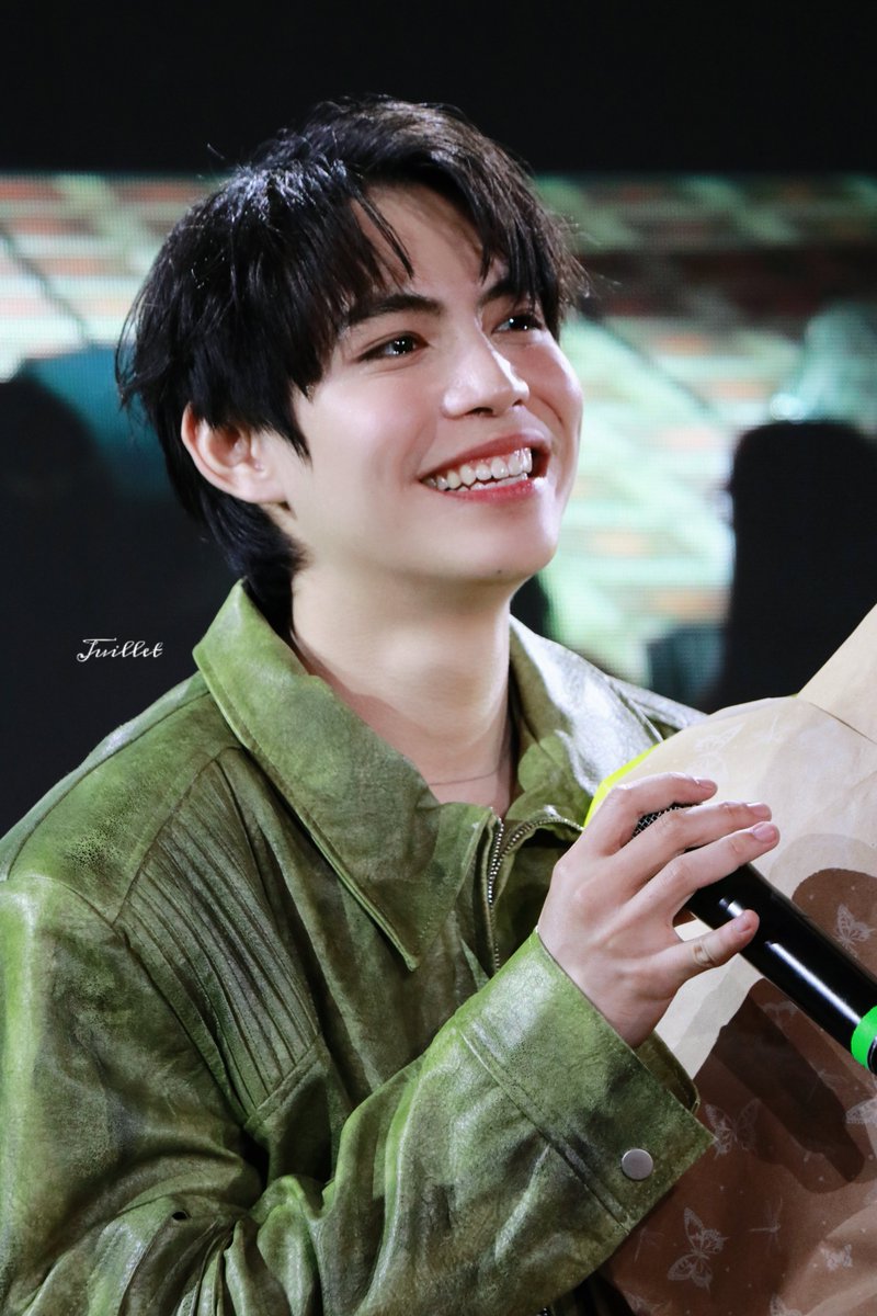 Juillet_Quan's tweet photo. 🥺

#FirstKhaotung1stFMinRome
#Firstkanaphan #กองทัพของเฟิร์ส
#เฟิร์สข้าวตัง https://t.co/l0dFTmDiUw