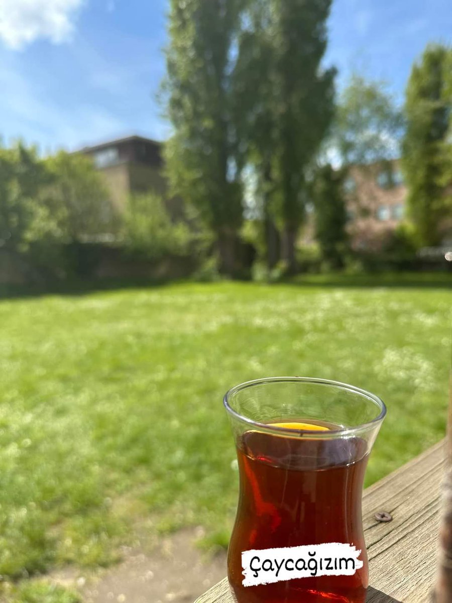 'Karnının doymayacağı yerde, açlığını belli etme.' demiş eskiler. Ne güzel sözdür. Her insana dert anlatılmaz, her insanla dertleşilmez. İnsan anlaşılmadığı yerde, yer edinmemelidir. #HayırlıAkşamlar #Çaycağızım