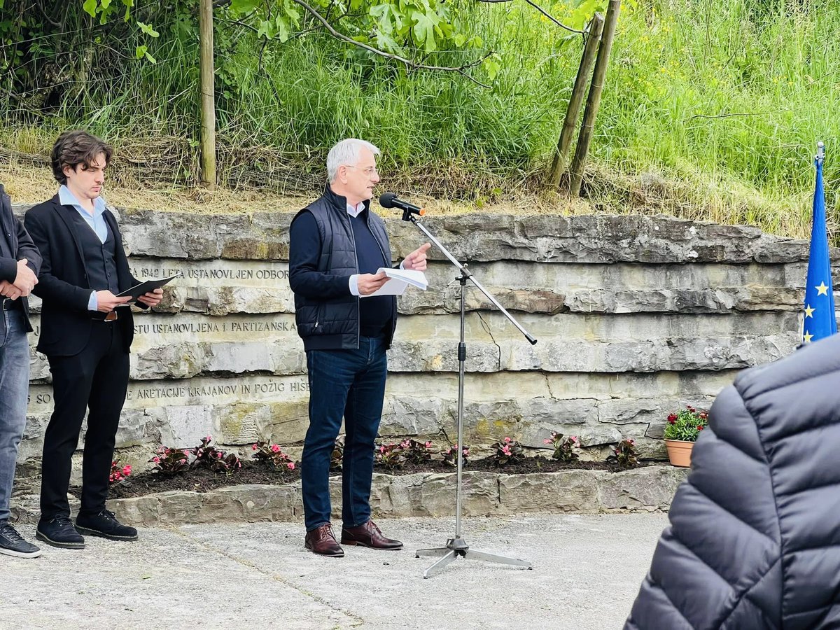 #PredsednikSD Matjaž Han je bil slavnostni govornik na prazniku krajanov Medane ob dnevu boja proti okupatorju. 'Današnji praznik in prvi maj nas spominjata, da naše zdajšnje pravice niso bile podarjene, temveč priborjene,' je izpostavil.