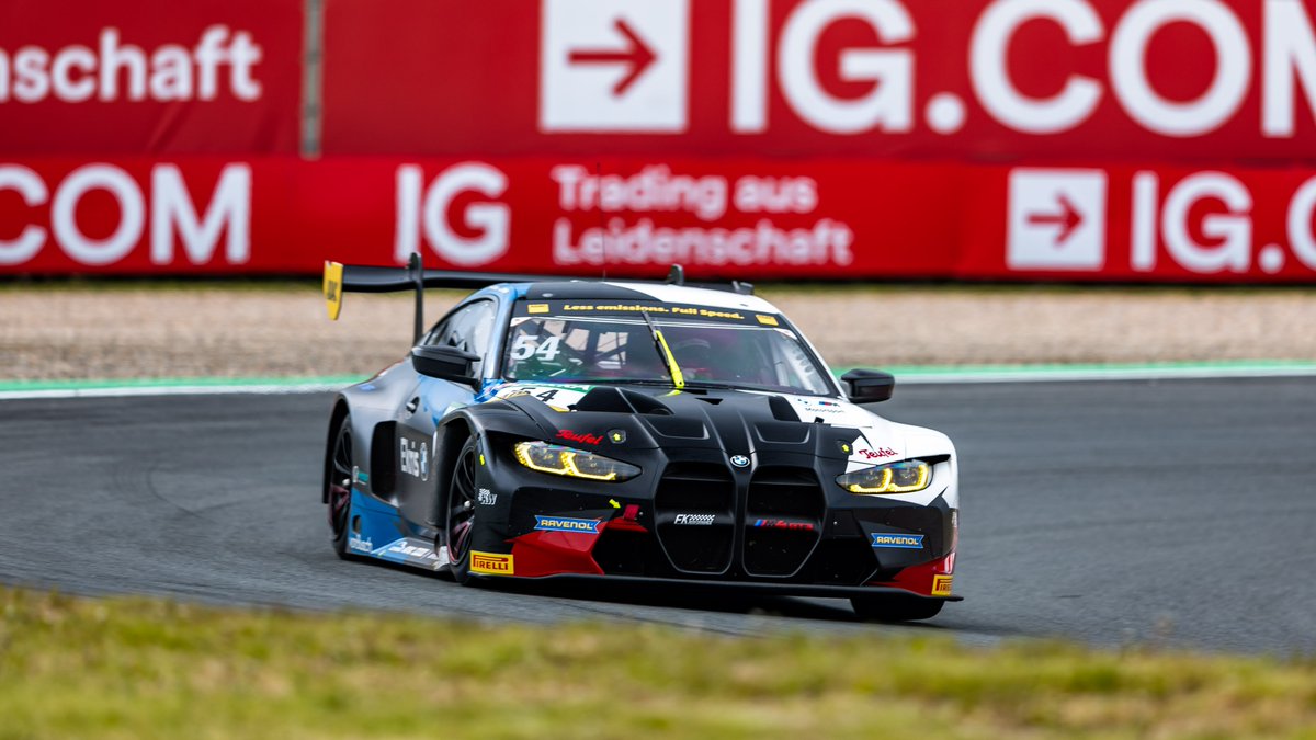 Maxime Oosten and Leon Köhler win the first race of the season! 🏁 Oosten and Köhler take victory in the first race in front of @eliasseppanen1 / Tom Kalender (P2) and Max Reis / Kwanda Mokoena (P3). #gtmasters #Oschersleben