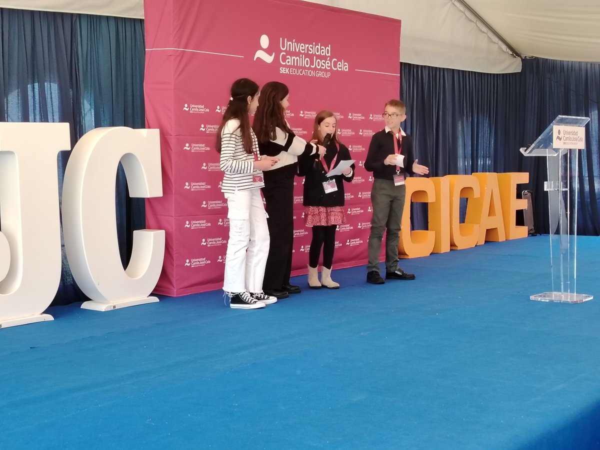 🎙️✨Comienza la gran final de primaria del I Torneo de Oratoria de @CICAE_Educacion-@universidadcjc! Prepárense para disfrutar de la capacidad de improvisar de estos jóvenes oradores y sus brillantes ideas! 💬🏆 #FinalesPrimaria #TorneoOratoriaCICAEUCJC #CICAE #UCJ