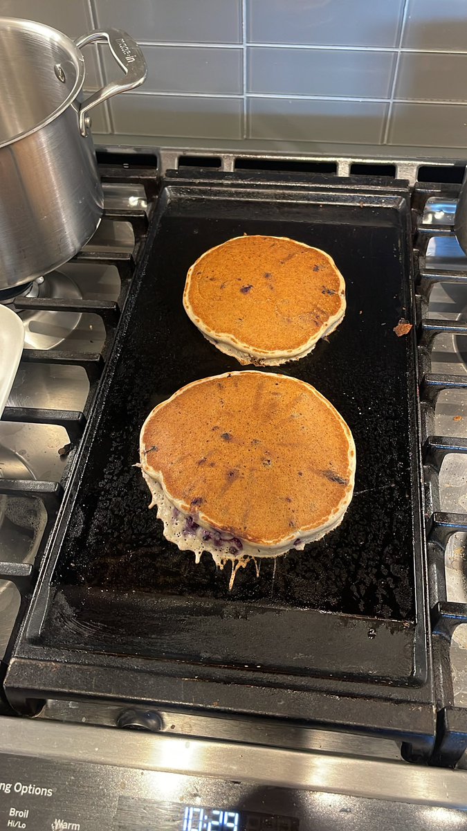 Can someone explain the science behind the first pancake always being shit and all the others after being perfect? It’s like there always needs to be a sacrificial pancake to get the griddle ready for battle