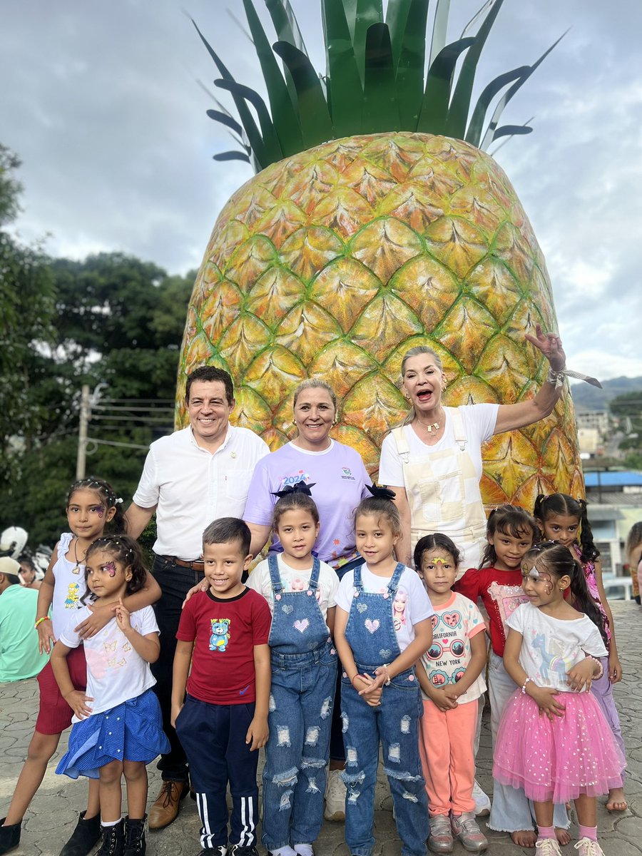 JimenitaToroT's tweet photo. En los municipios también celebramos el #DíaDeLaNiñez los habitantes de #Dagua participan a esta hora de #SúmateJugando con @GobValle https://t.co/6cS1shj0hB